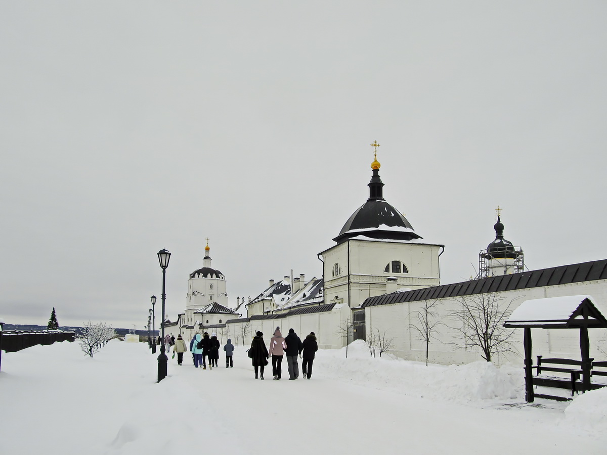 Свияжск, Успенская площадь, 6; Успенская площадь, 3