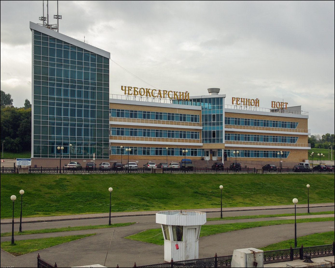 Чебоксары, Площадь Речников, 3
