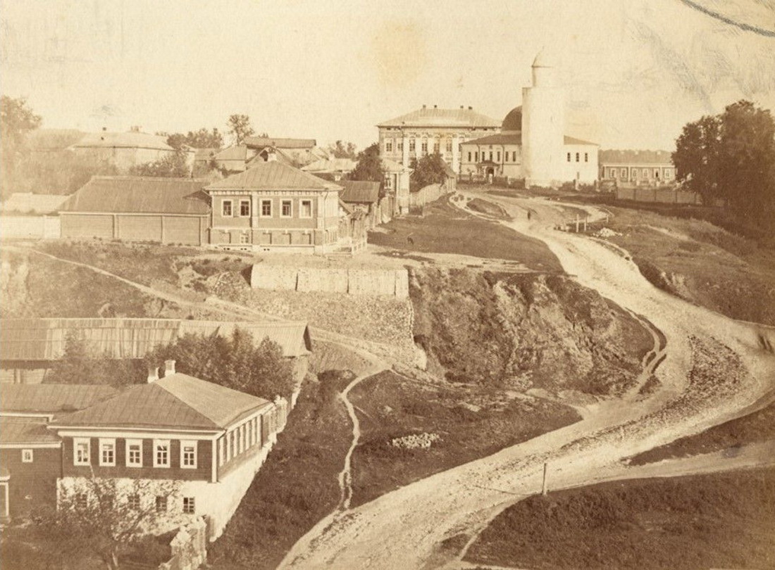 Касимов, Улица Губарева, 9; Улица Губарева, 11; Площадь Победы, 20; Площадь Победы, 9