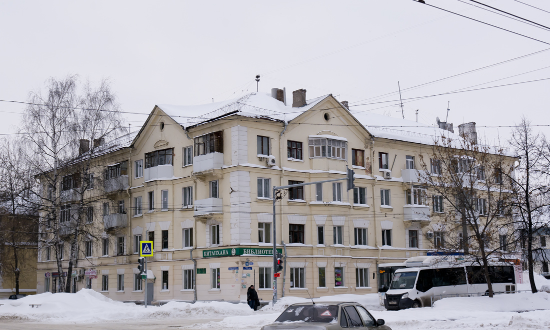 Уфа, Кольцевая улица, 104 / Улица Александра Невского, 27