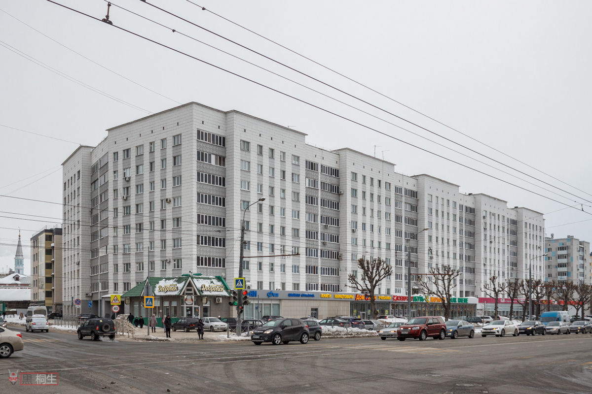 Казань, Улица Татарстан, 13 / Улица Сары Садыковой, 2