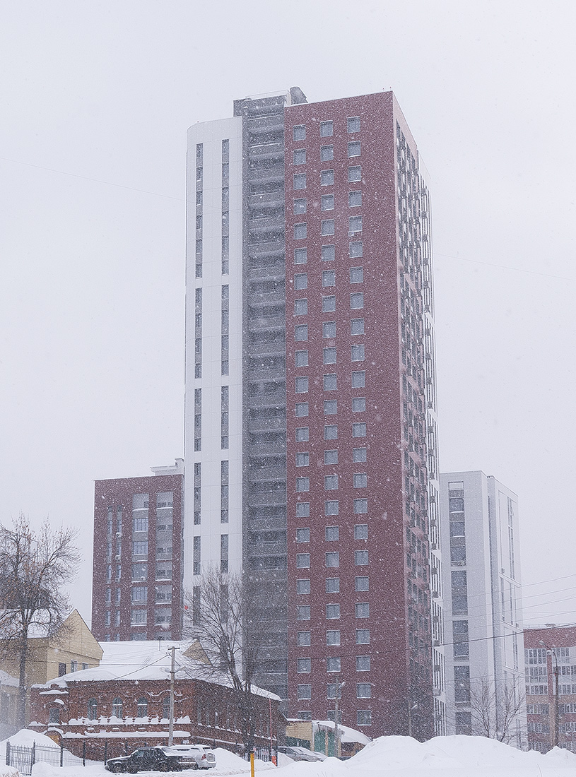 Уфа, Улица Нуриманова, 16; Коммунистическая улица, 11/1
