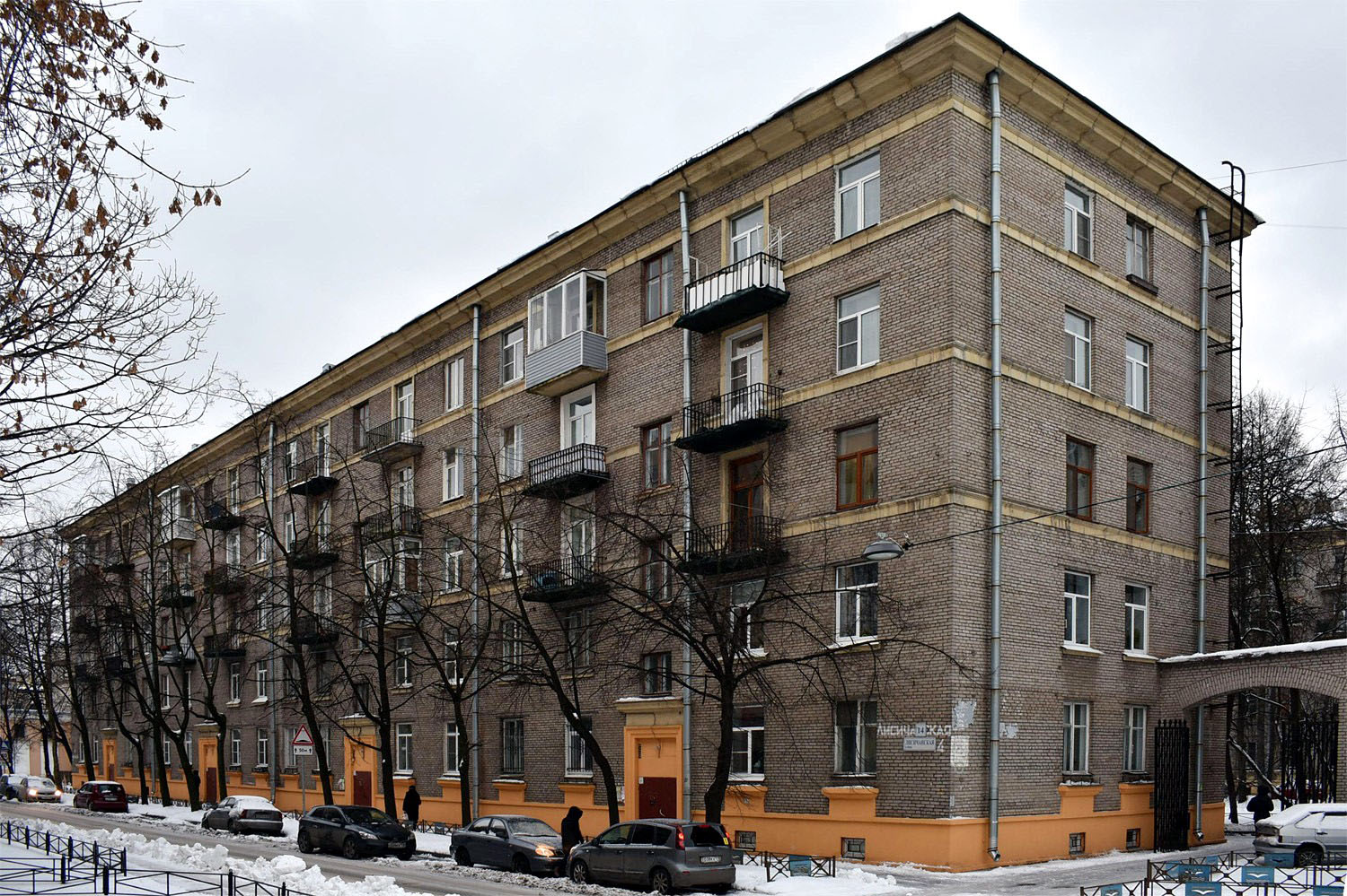 Санкт-Петербург, Лисичанская улица, 14