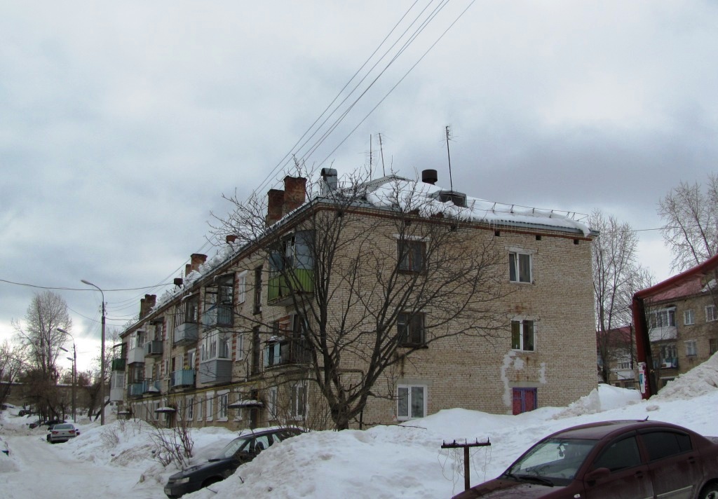 Полазна, улица Нефтяников, 17