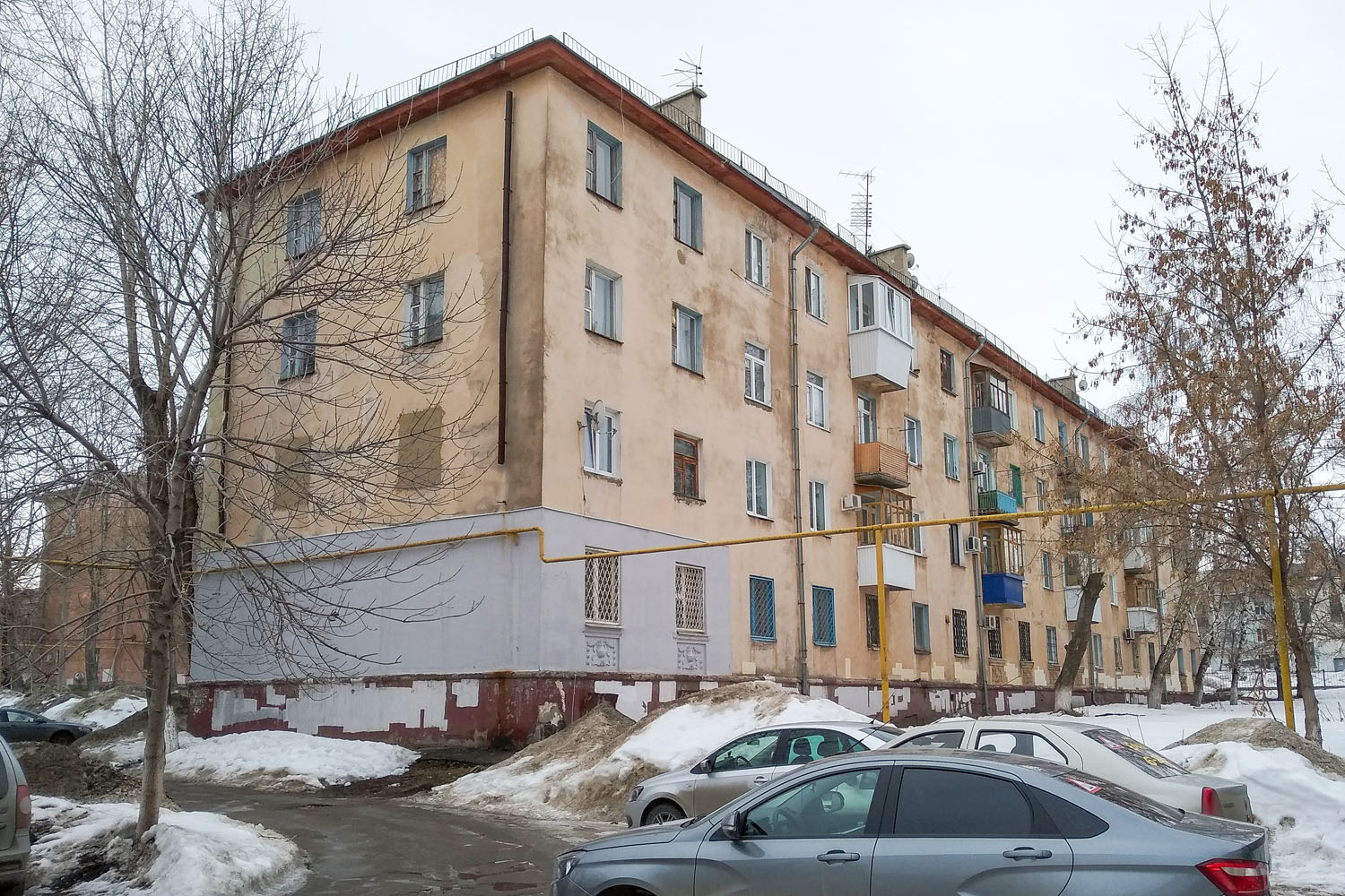 Novokuybyshevsk, Коммунистическая улица, 42А