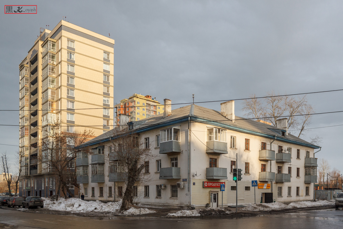 Казань, Краснококшайская улица, 84; Краснококшайская улица, 86 / Поперечно-Базарная улица, 12