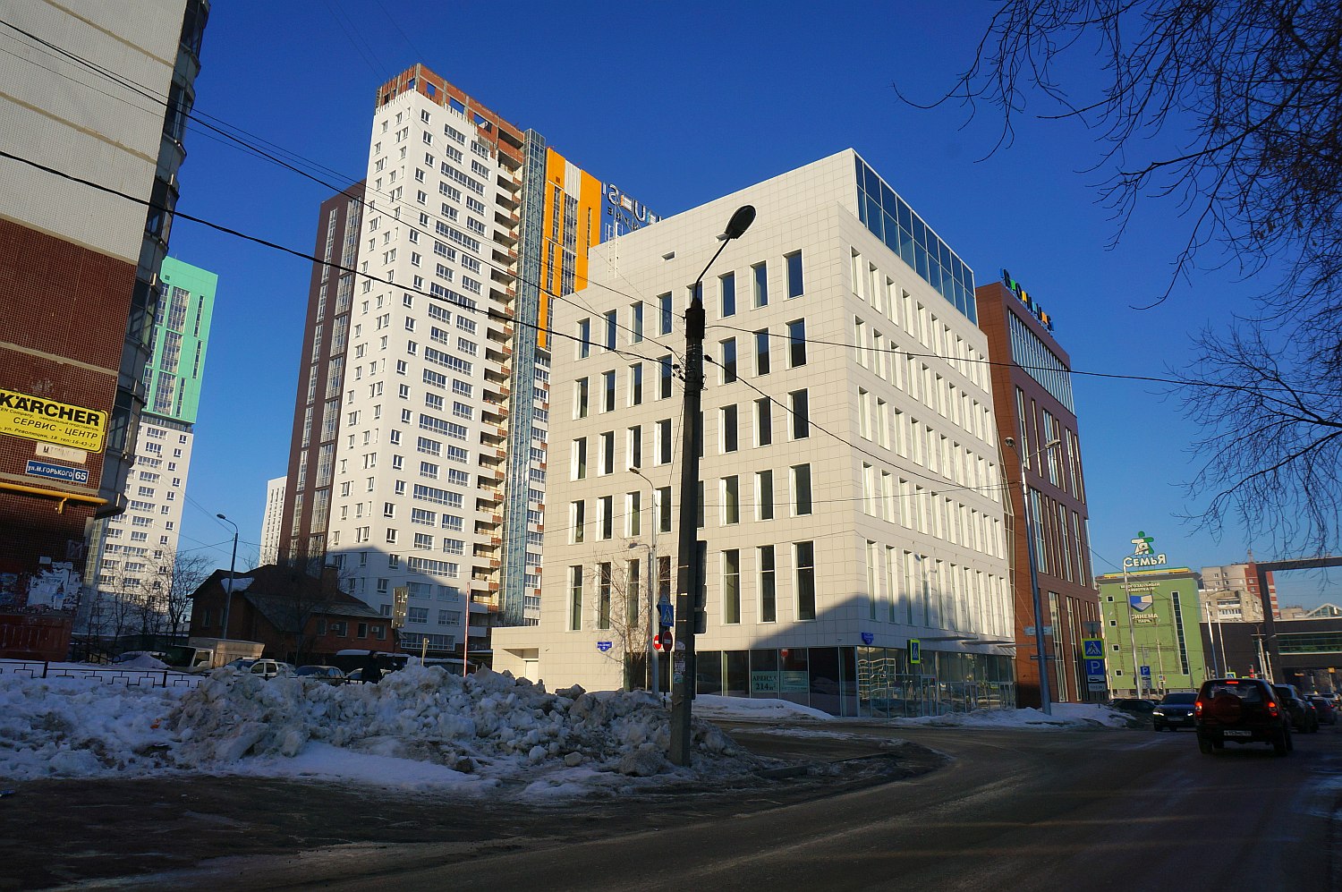 Perm, Улица Революции, 20; Улица Революции, 22