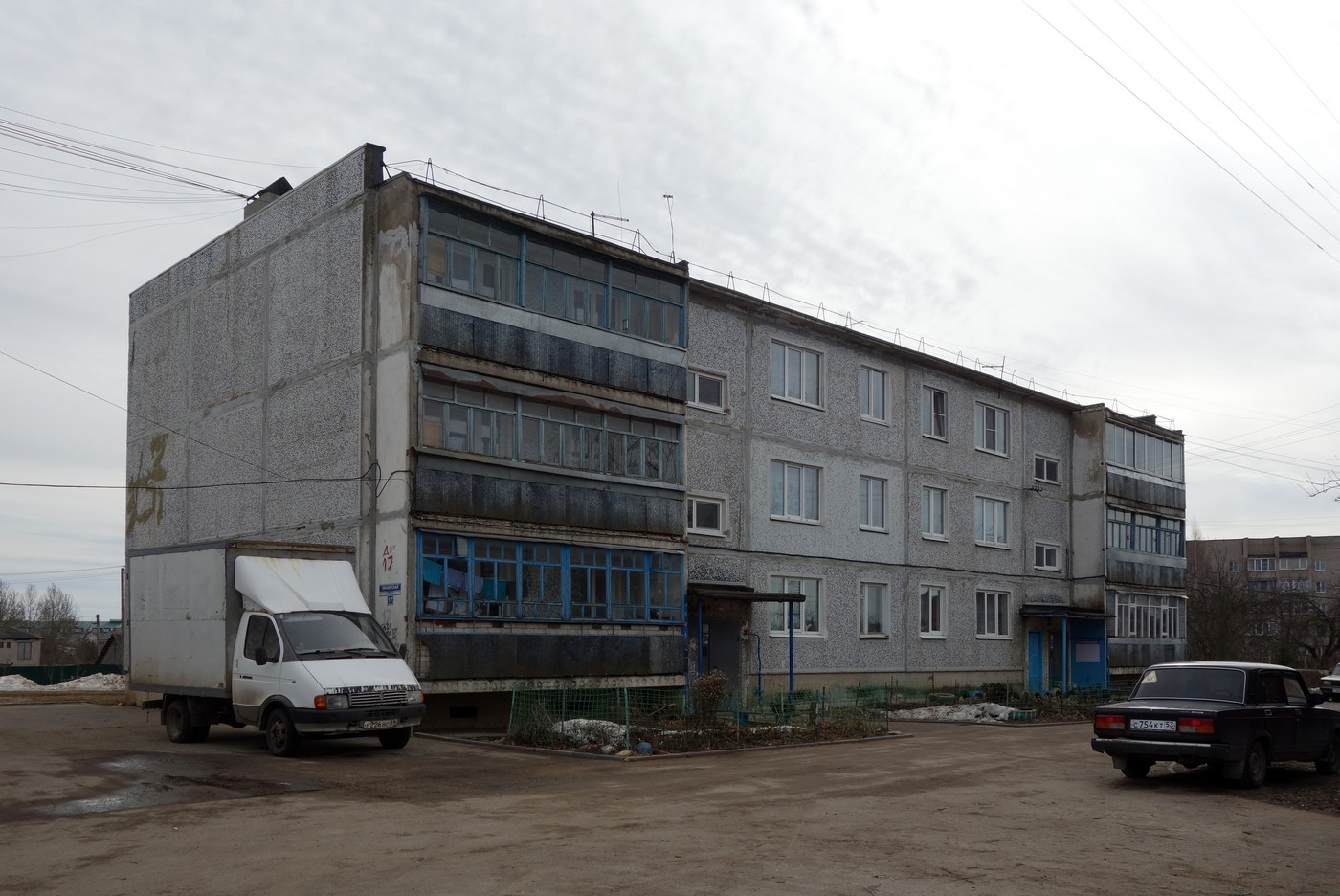 Новгородский район, прочие н.п., Пос. Волховец, Пионерская улица, 17