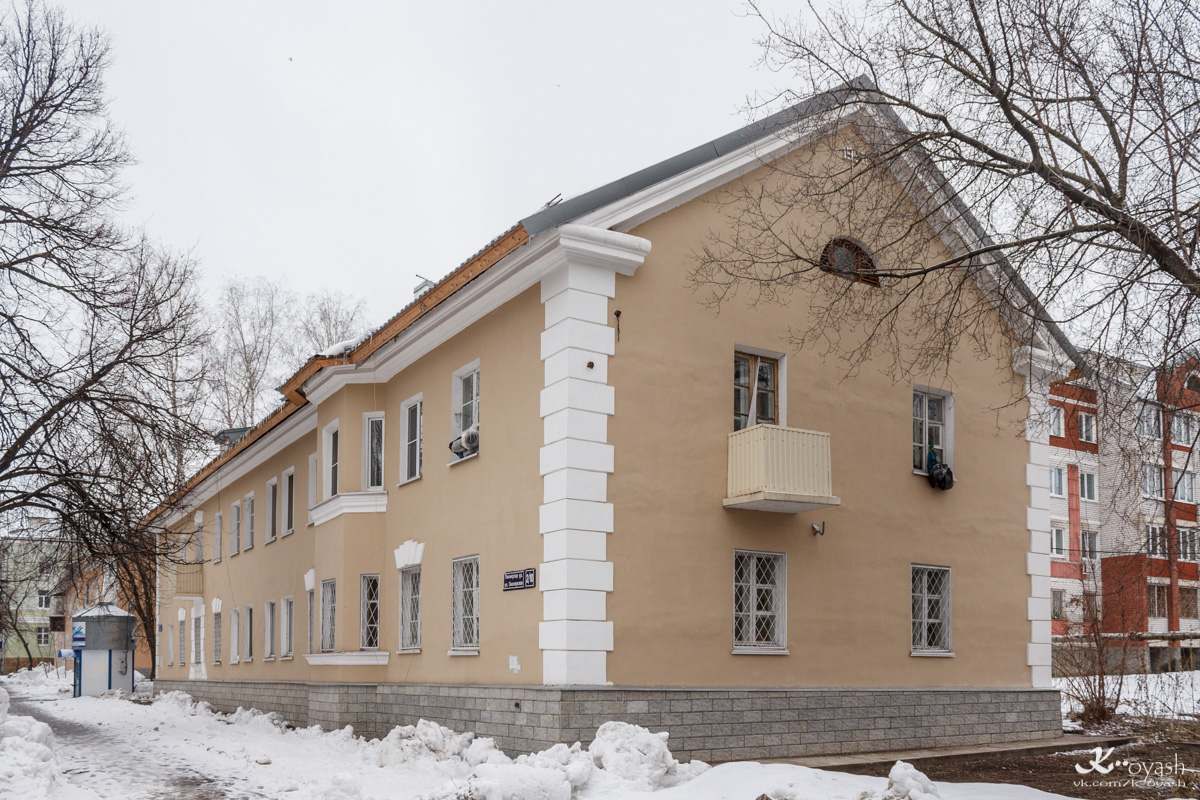 Казань, Пионерская улица, 2 / Улица Заря, 10