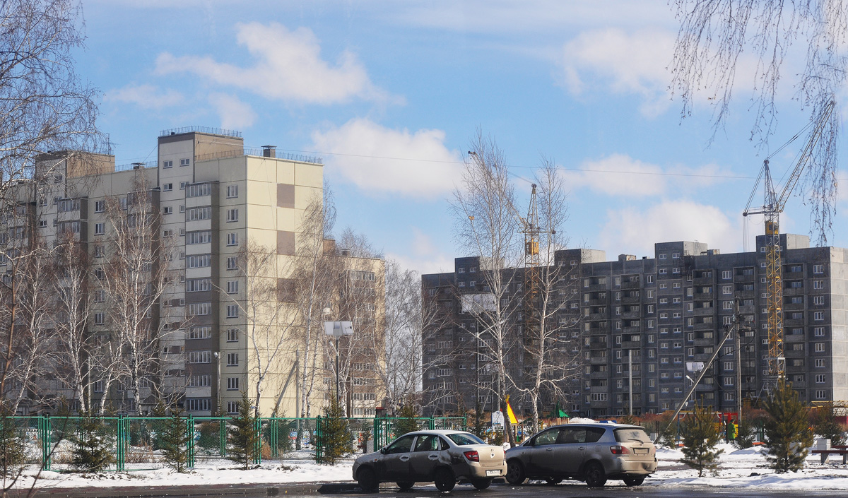 Omsk, Улица Валентины Бисяриной, 3; Сибирский проспект, 45/1