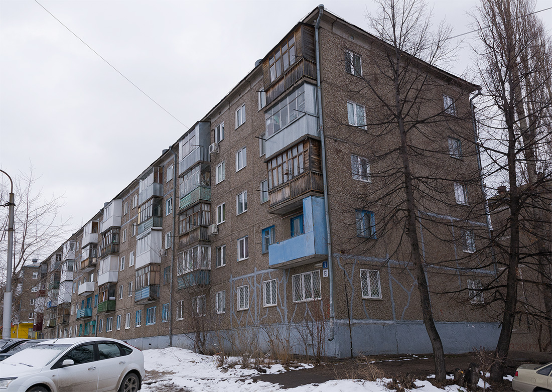 Ufa, Улица Владимира Маяковского, 8 / Нежинская улица, 33