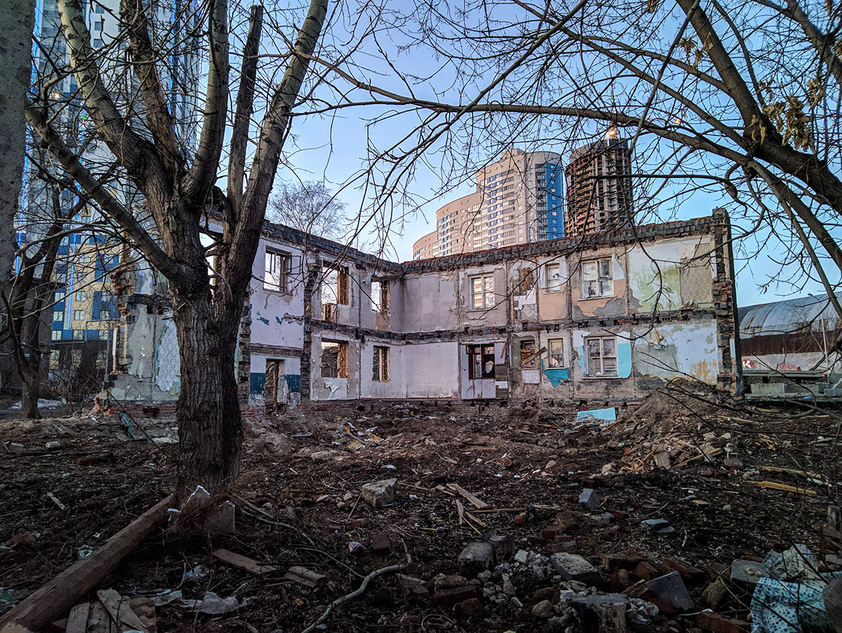Екатеринбург, Улица Начдива Васильева, 12