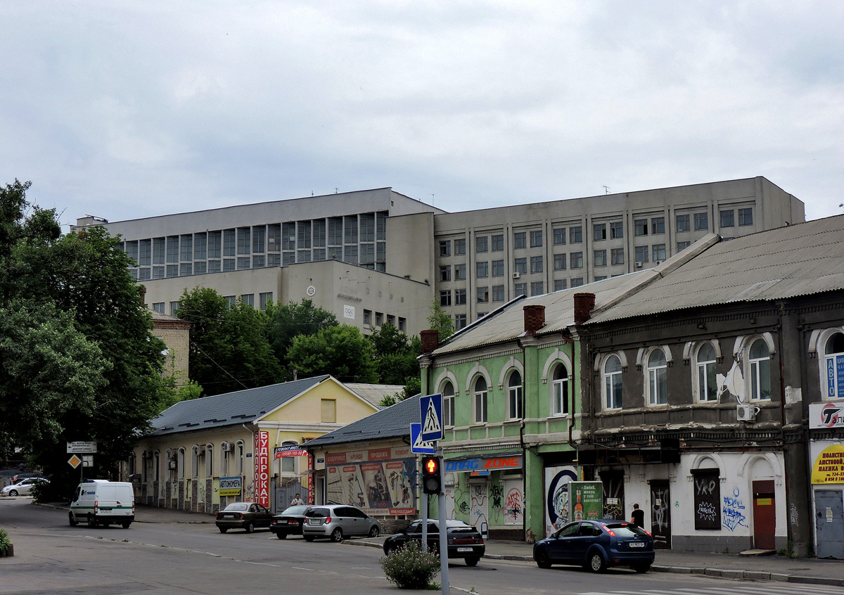 Харьков, Улица Маршала Бажанова, 21-23; Куликовский спуск, 20