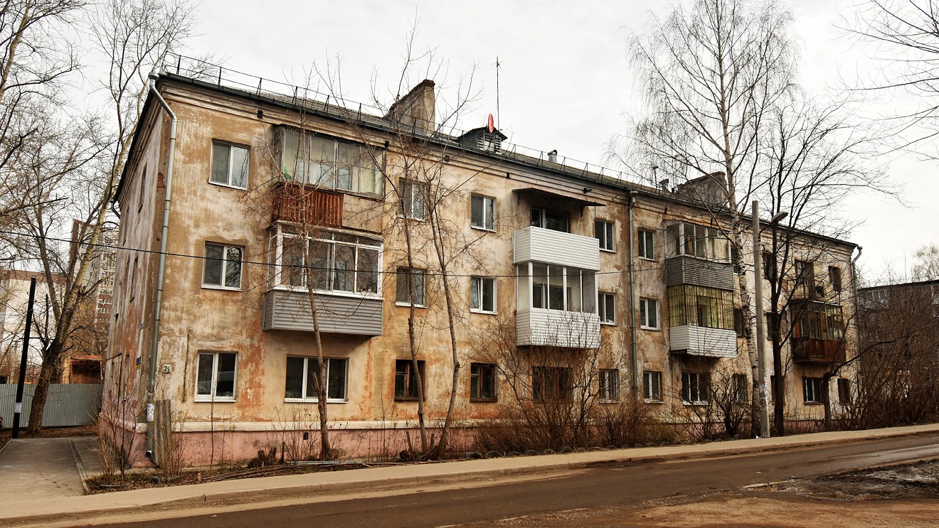 Пермь, Молодёжная улица, 24