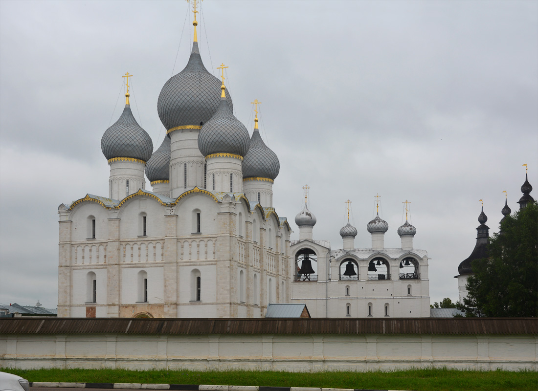 Ростов, Соборная площадь, Успенский собор; Соборная площадь, Звонница Ростовского кремля