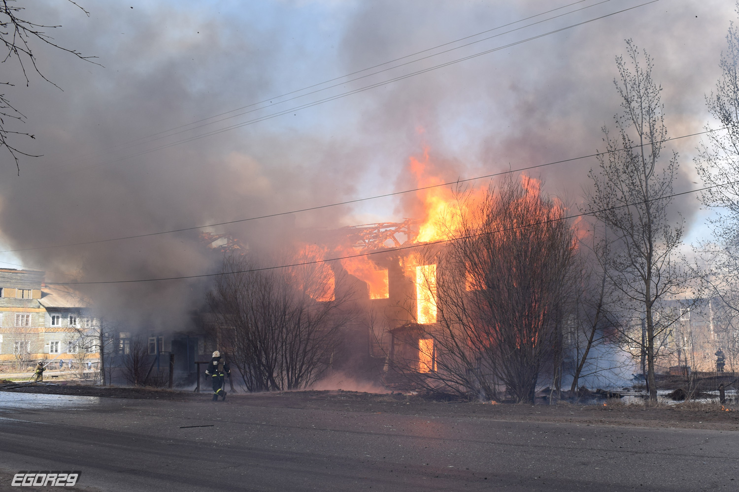 Архангельск, Улица Победы, 50 / Школьная улица, 72