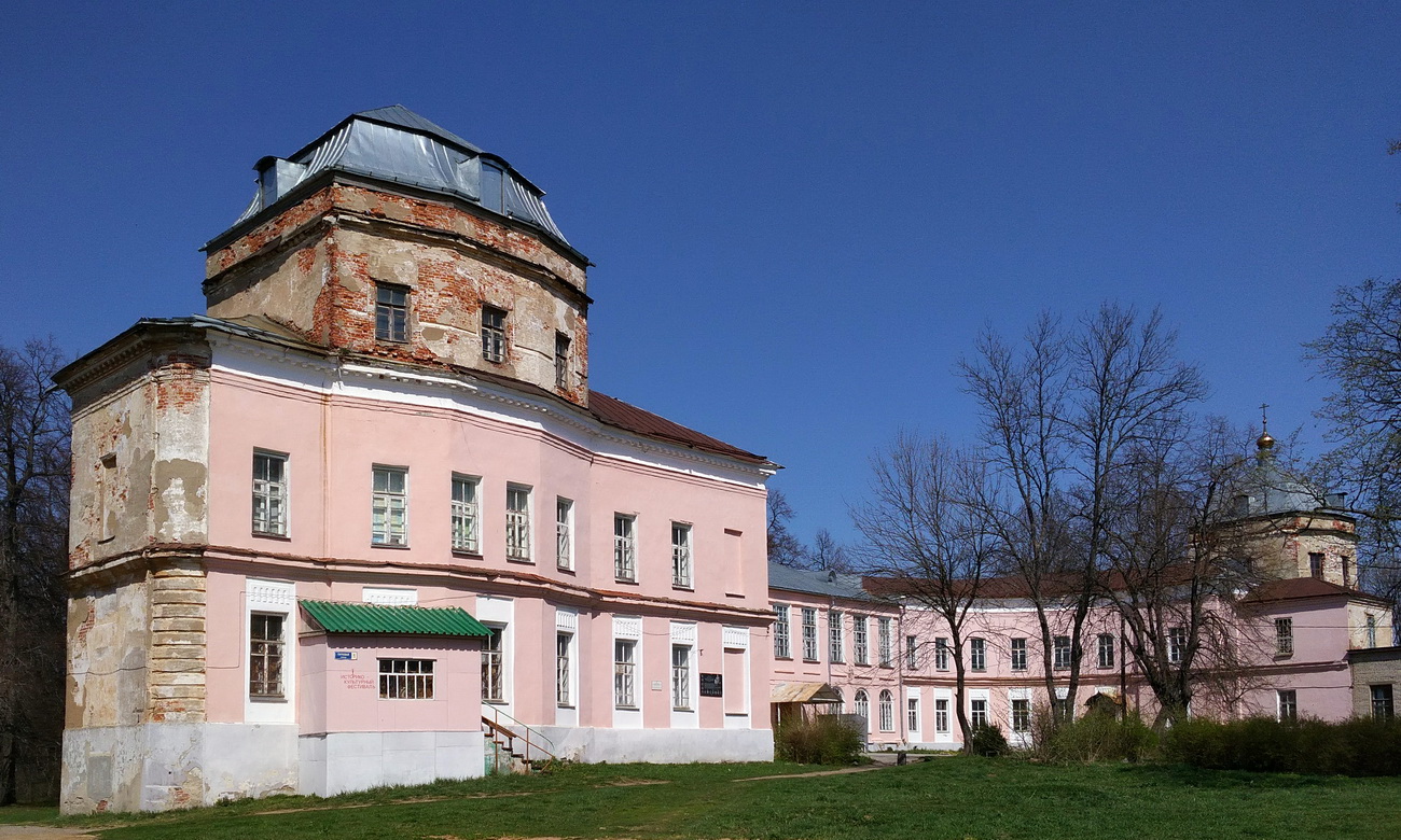 Переславский район, прочие н.п., с. Смоленское, Парковая улица, 1