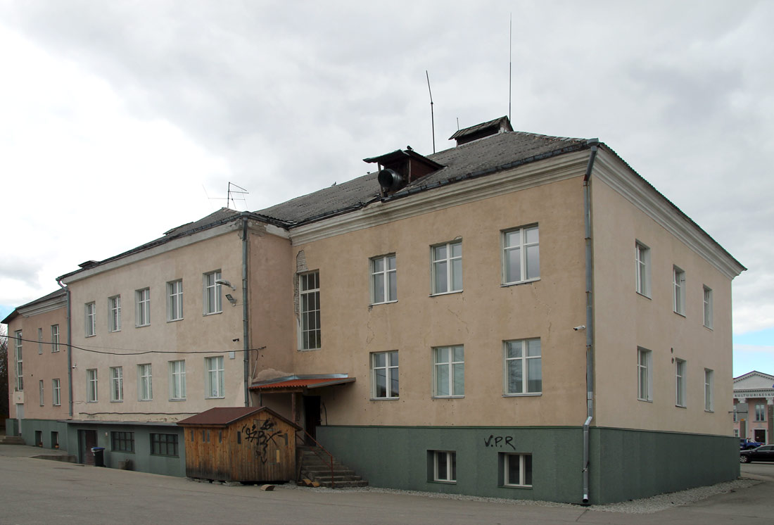 Кейла, Keskväljak, 15