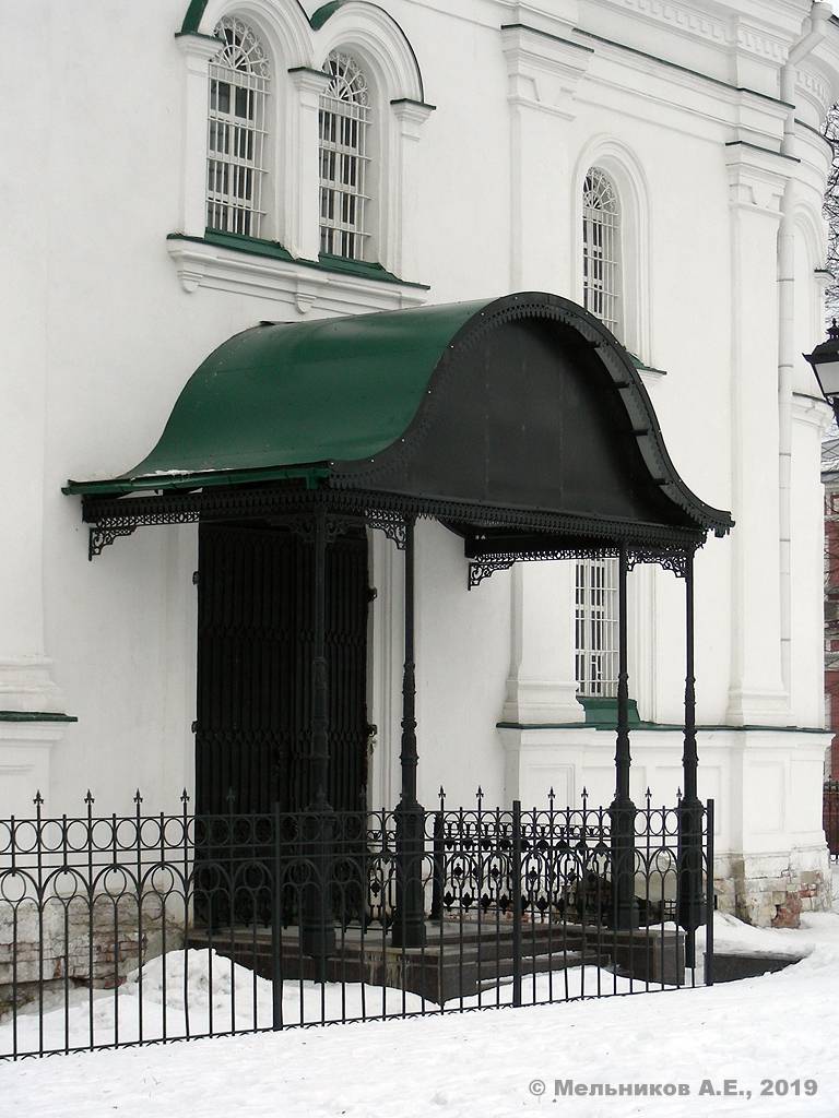 Nizhny Novgorod, Ильинская улица, 54. Декор из литого чугуна