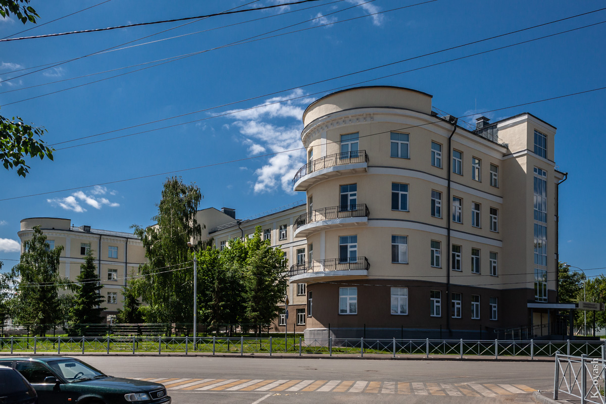 Casáin, Улица Шарифа Камала, 12
