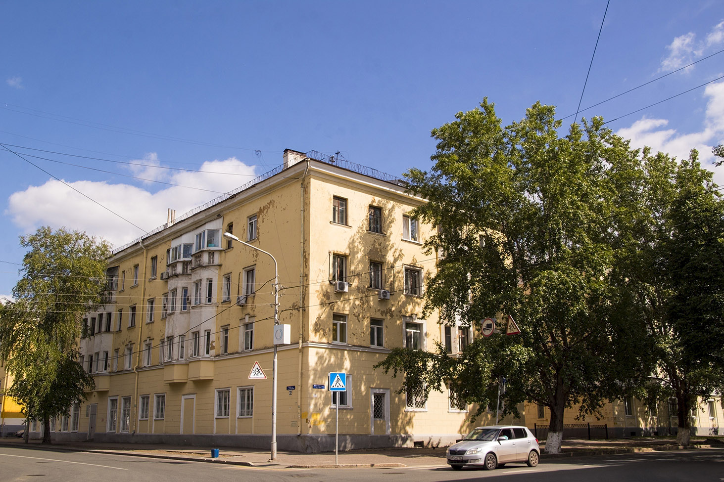Уфа, Кольцевая улица, 32 / Улица Мира, 40