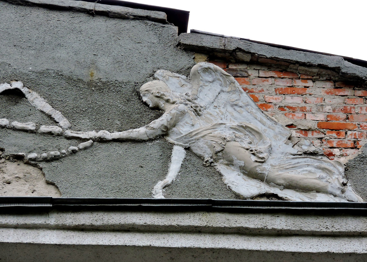 Харьков, Улица Фейербаха, 13 / Площадь Фейербаха, 5