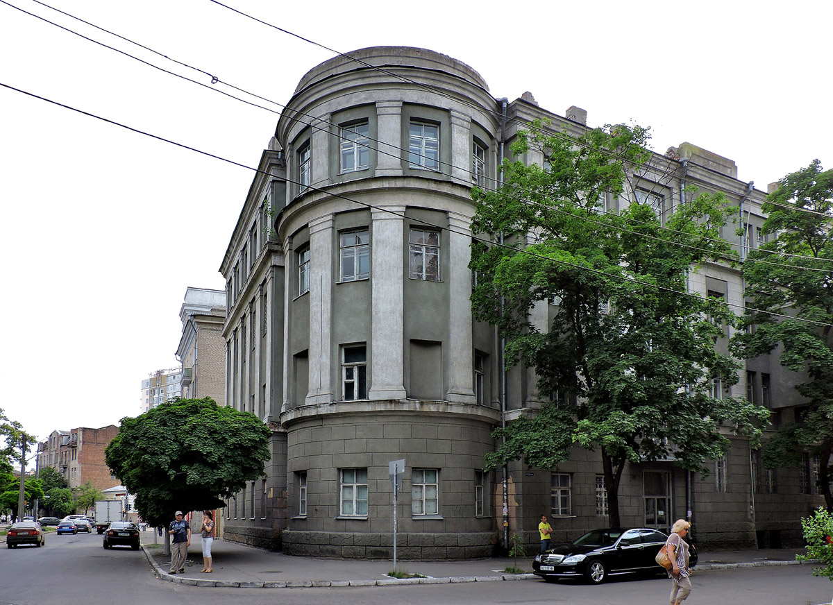 Харьков, Улица Фейербаха, 14 / Площадь Фейербаха, 4