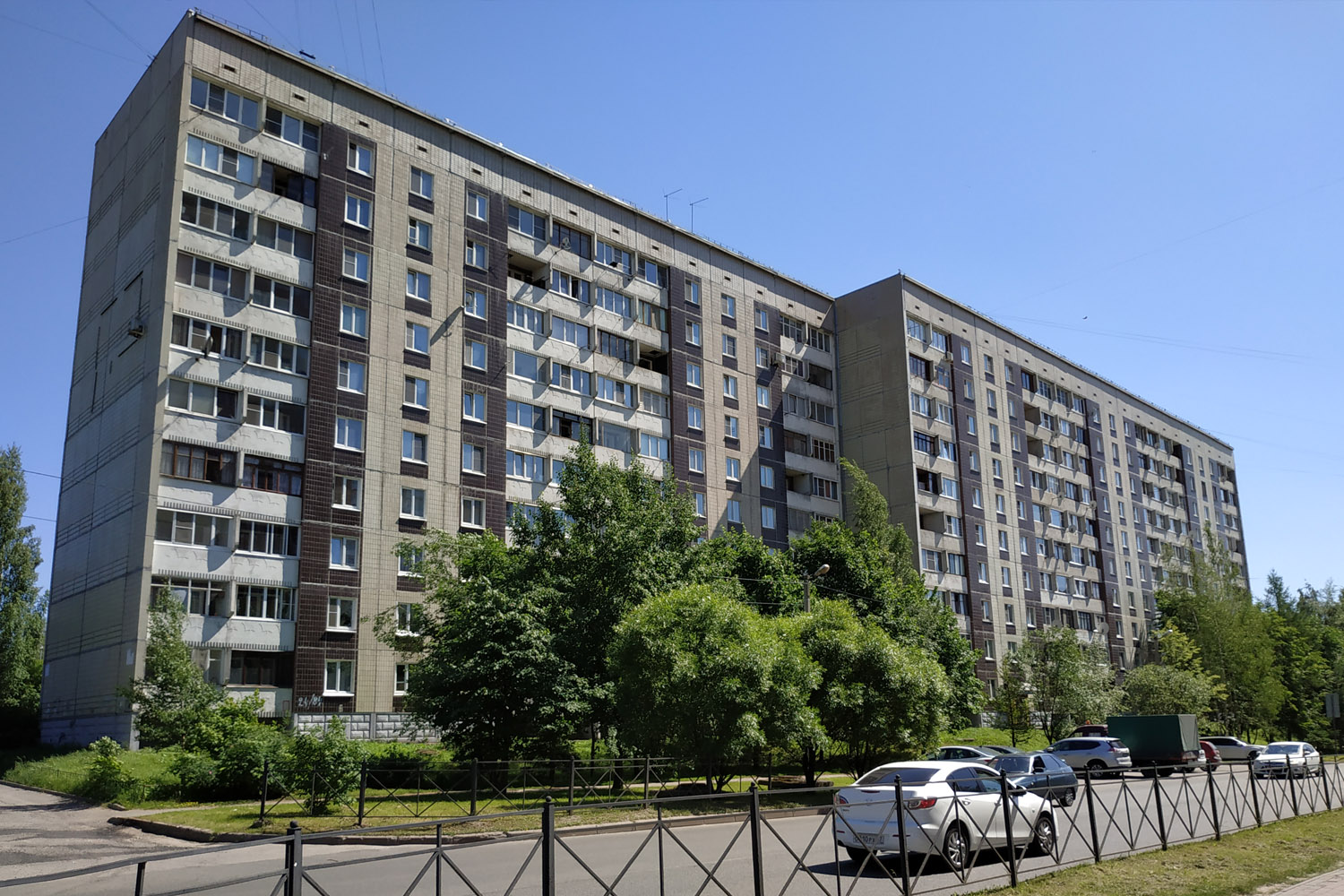 Всеволожск, Ленинградская улица, 24 / Александровская улица, 84