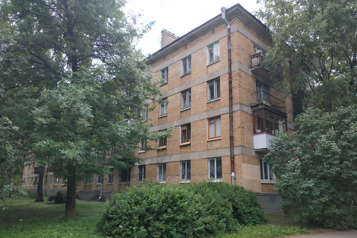 Пушкин, Ахматовская улица, 15