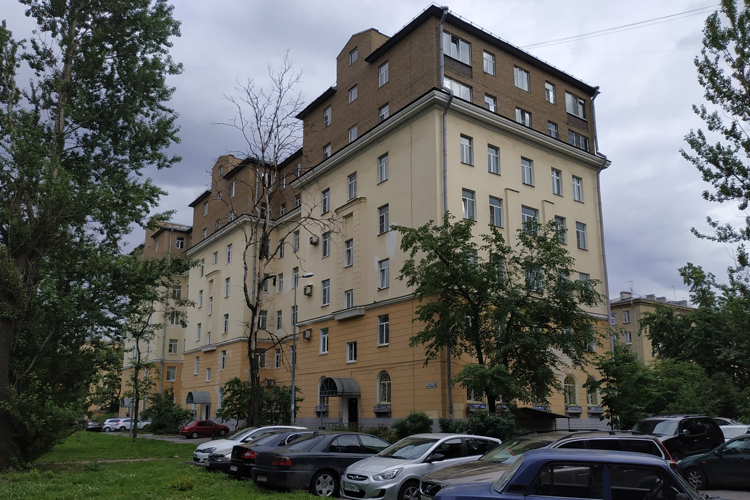 Санкт-Петербург, Улица Васи Алексеева, 14