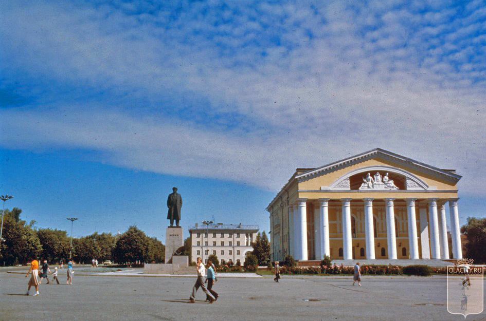 Yoshkar-Ola, Улица Волкова, 164; Площадь Ленина, 2