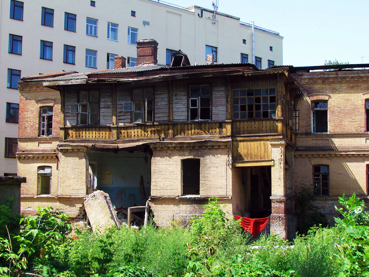 Харьков, Улица Маршала Бажанова, 11