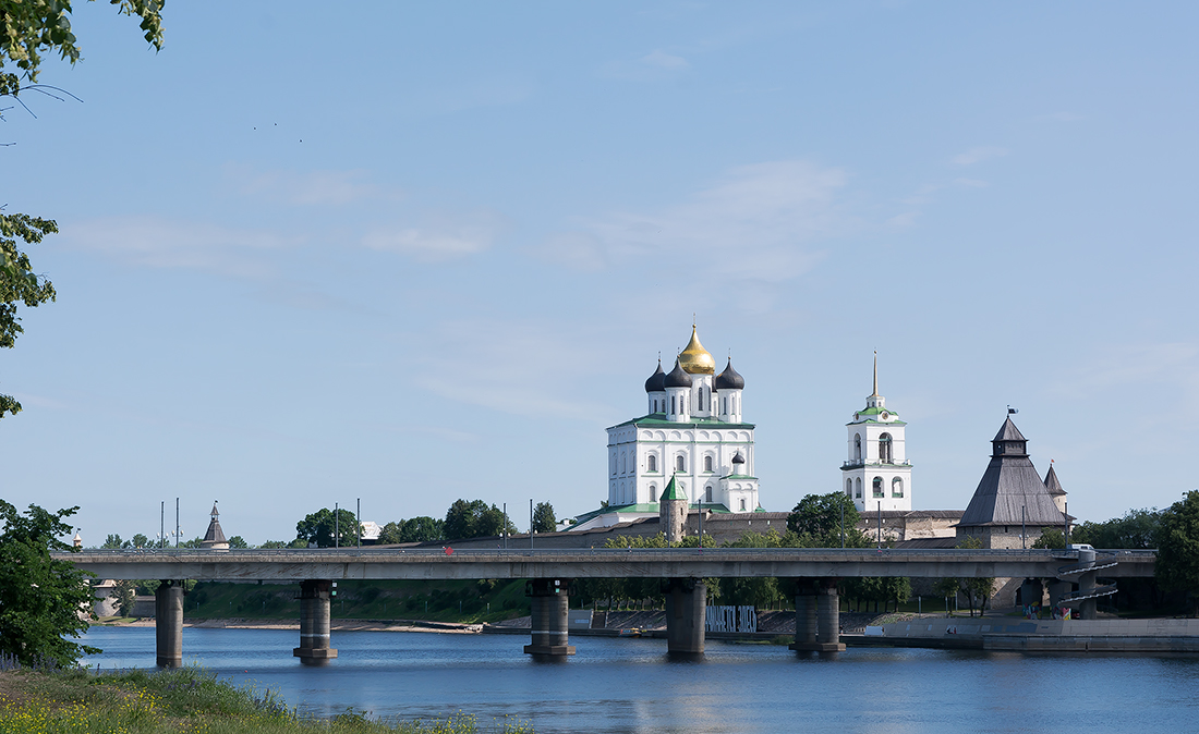 Псков, Кремль, 2/1; Кремль, 1/1; Кремль, 3; Рижский проспект, Ольгинский мост; Кремль, 7