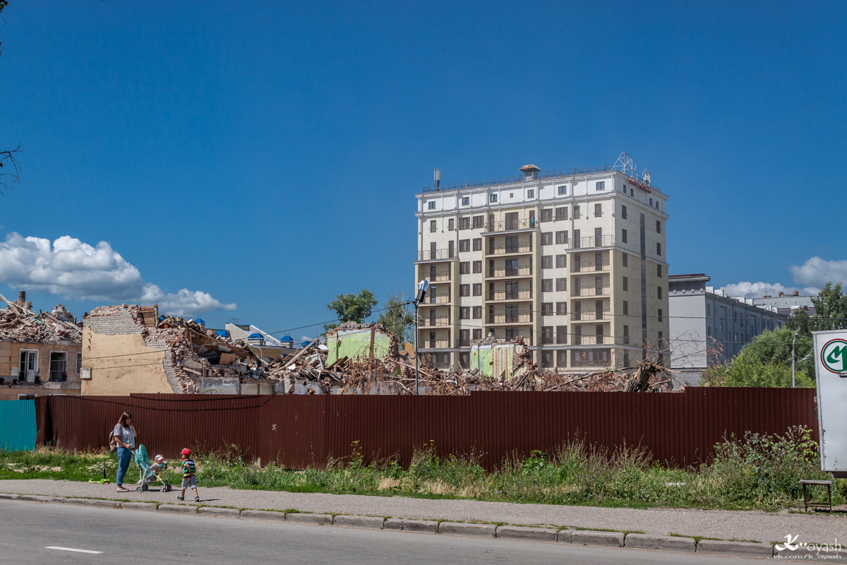 Казань, Улица Нурсултана Назарбаева, 35 корп. 3; Улица Нурсултана Назарбаева, 35А