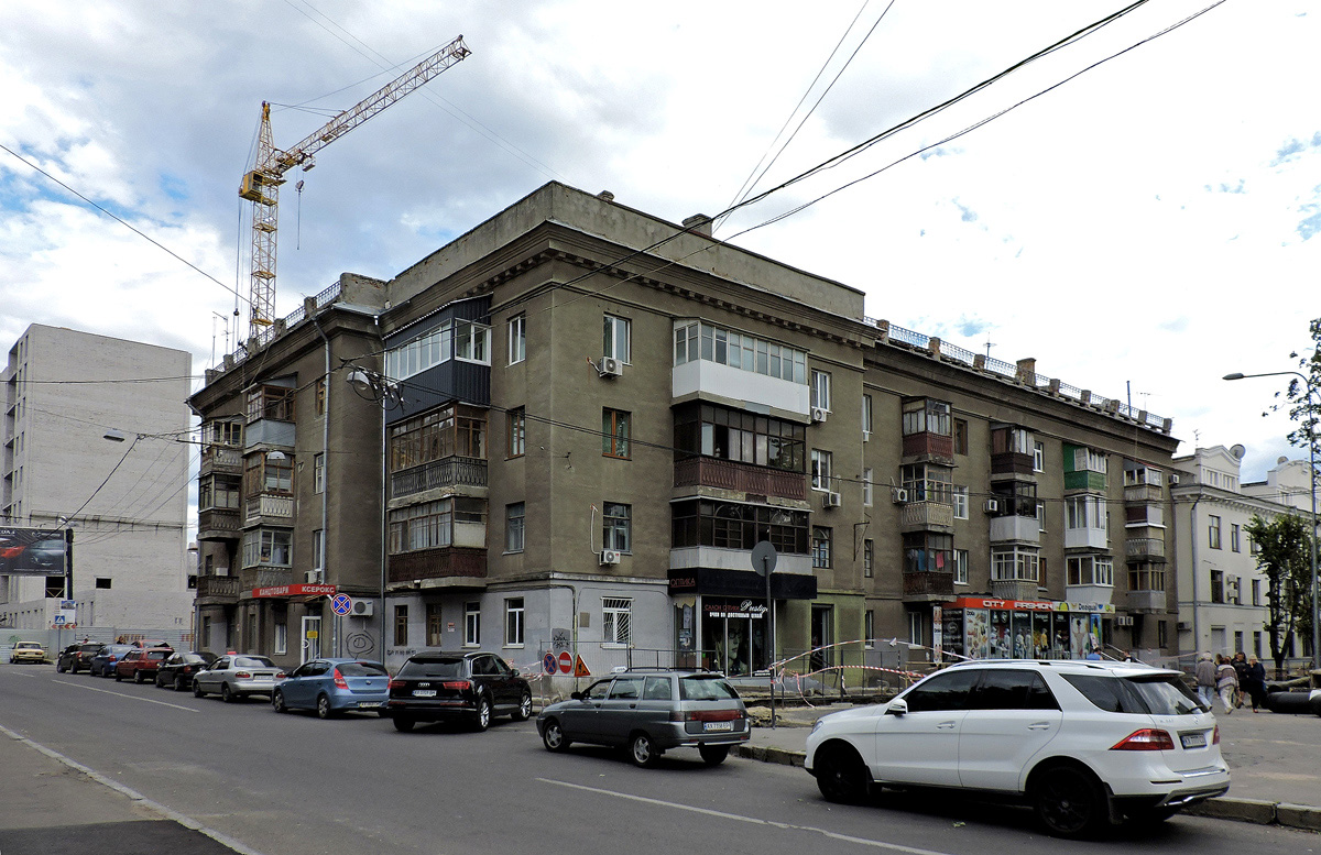 Харьков, Динамовская улица, 3 / Улица Тринклера, 28