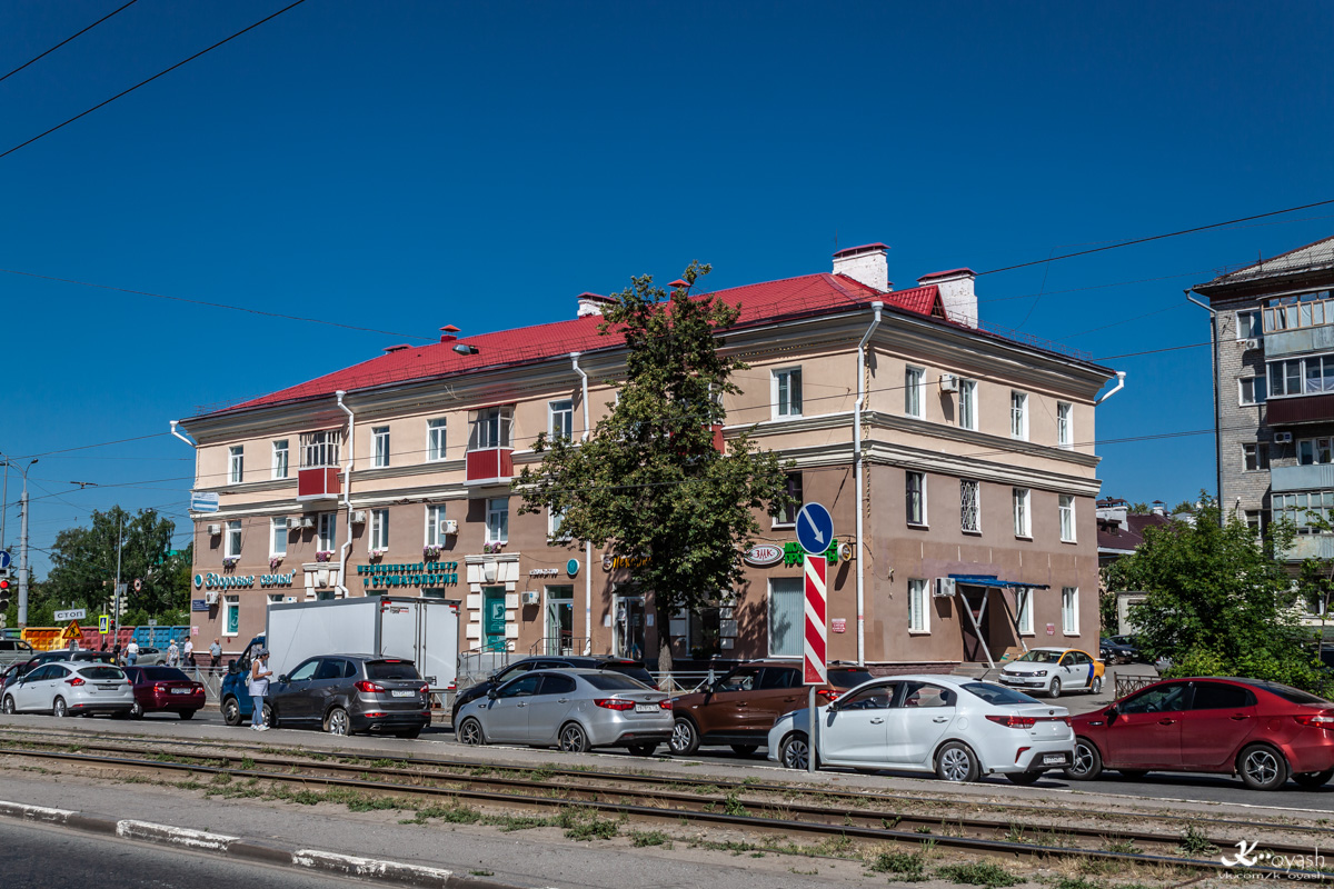 Казань, Гвардейская улица, 1 / Улица Патриса Лумумбы, 24