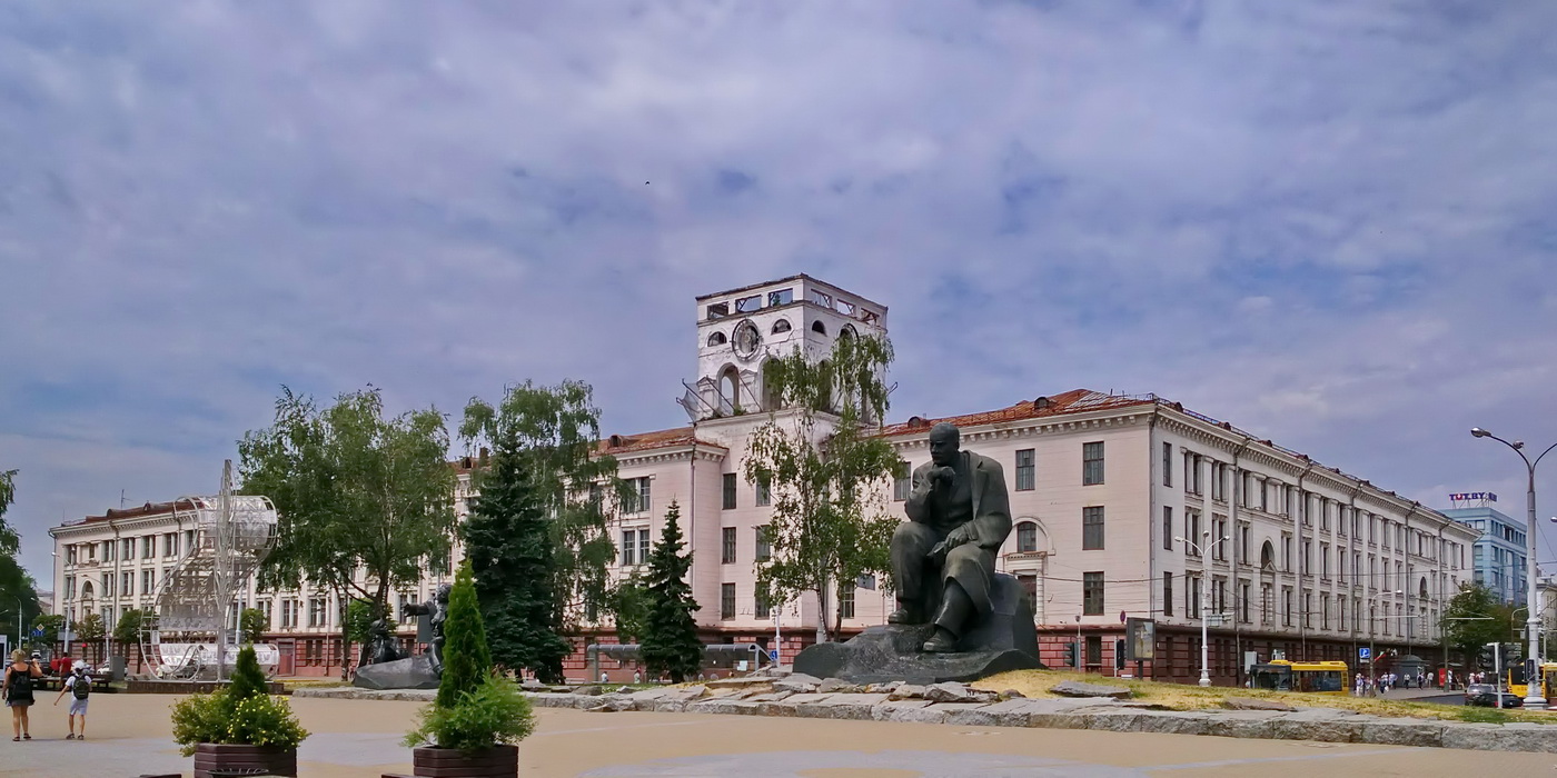 Минск, Красная улица, 23 / Улица Веры Хоружей, 1