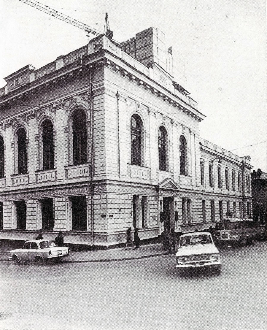 Харьков, Переулок Короленко, 18 / Улица Короленко, 8