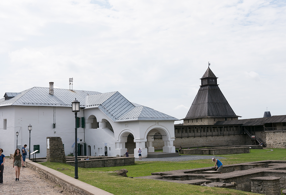 Псков, Кремль, 4; Кремль, 7