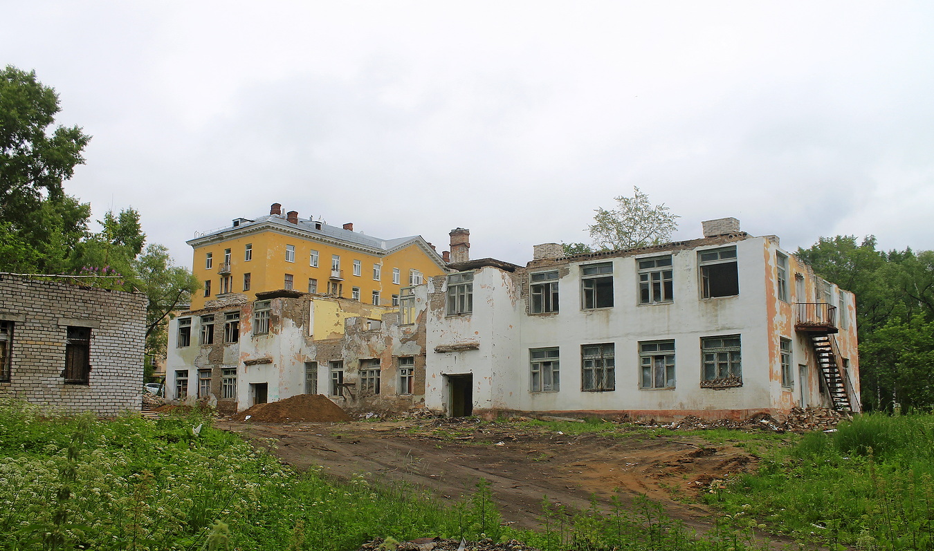 Березники, Улица Деменева, 13