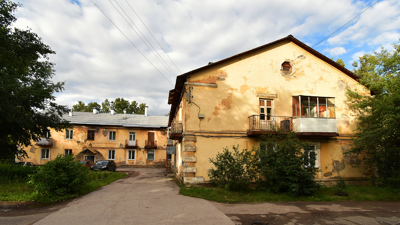 Краснокамск, Большевистская улица, 14 / Школьная улица, 6