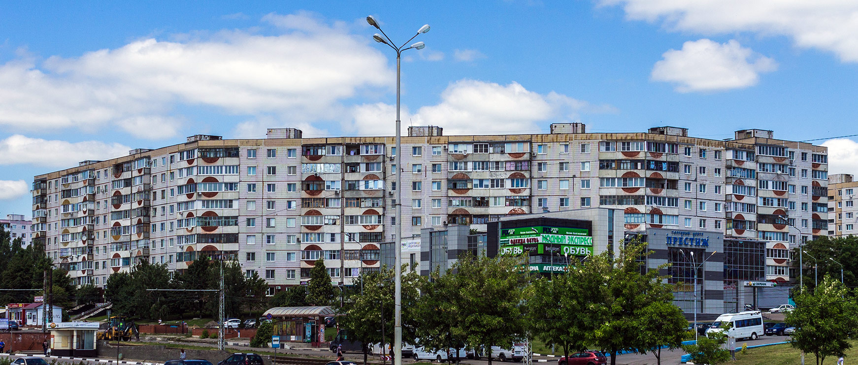 Старый Оскол, Лесной микрорайон, 15; Лесной микрорайон, 16