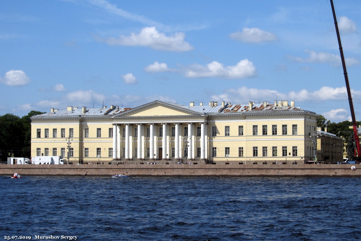 Санкт-Петербург, Университетская набережная, 5