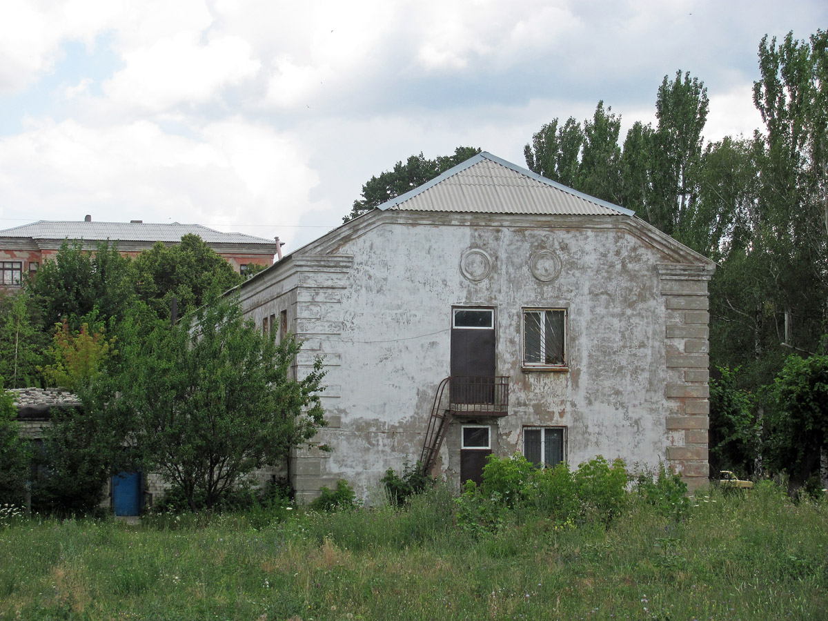 Попасная, Улица Суворова, 3