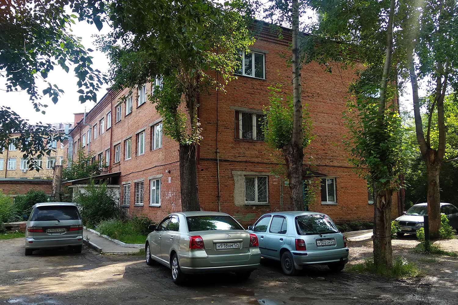Krasnoyarsk, Улица Курчатова, 15/1