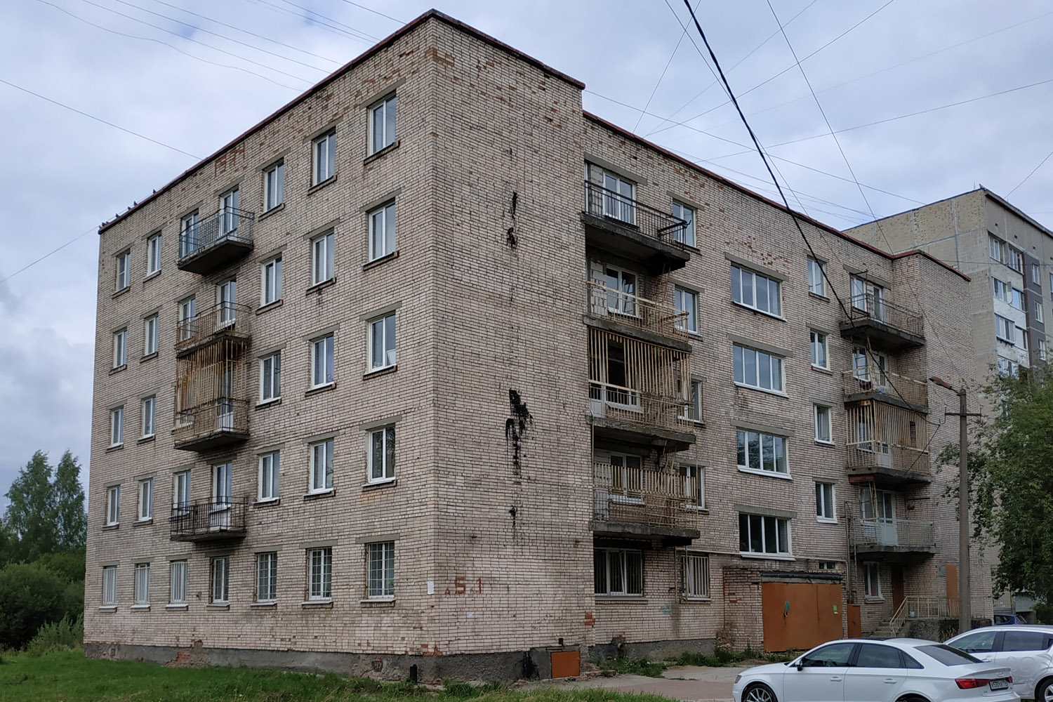 Гатчина, Рощинская улица, 5 корп. 1