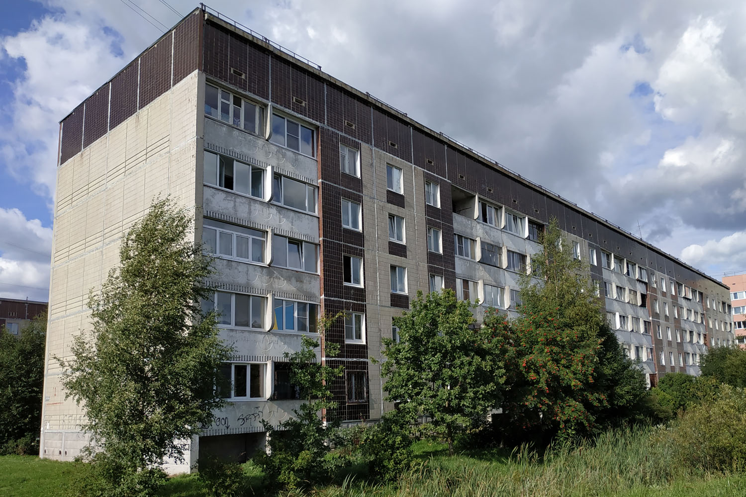 Гатчина, улица Генерала Сандалова, 1