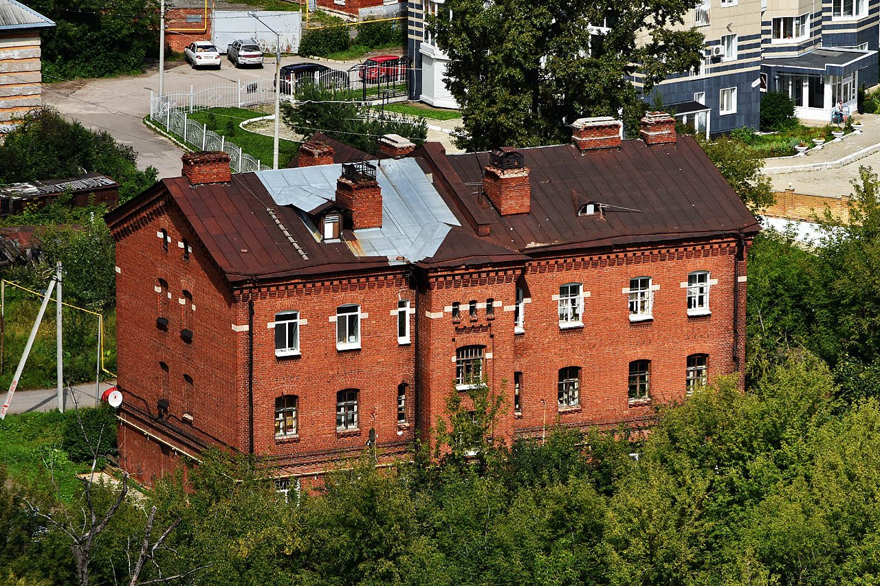 Пермь, Улица Красные Казармы, 10