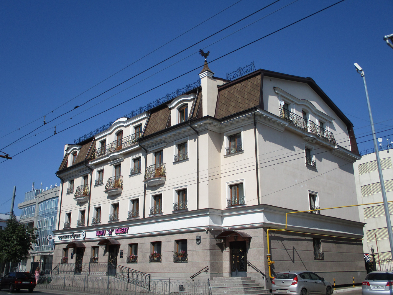 Казань, Московская улица, 53 / Улица Галиаскара Камала, 6