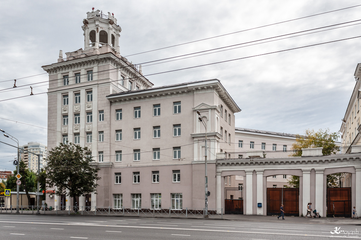 Kazań, Улица Николая Ершова, 32 / Улица Абжалилова, 23